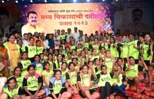 संदीप वाघेरे युवा मंचची दहीहंडी अभूतपूर्व जल्लोषात….
