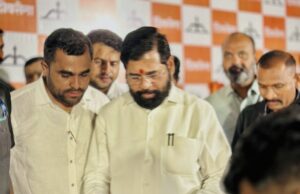 उपमुख्यमंञ्याकडे थेट तक्रार SRA प्रोजेक्ट काळाखडक येथील नागरिकांचे स्थलातंर करु नये.