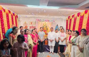 लोकप्रिय मा. नगरसेवक मोरेश्वर भाऊ भोंडवे यांचा गणरायाच्या आरतीत सहभाग – नागरिकांचा उत्स्फूर्त प्रतिसाद