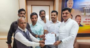 खाजगी झोपडपट्ट्यांवरील ₹४३२० घरकर रद्द करा; सेवा कर पद्धती लागू करण्याची मागणी