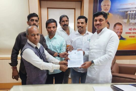 खाजगी झोपडपट्ट्यांवरील ₹४३२० घरकर रद्द करा; सेवा कर पद्धती लागू करण्याची मागणी